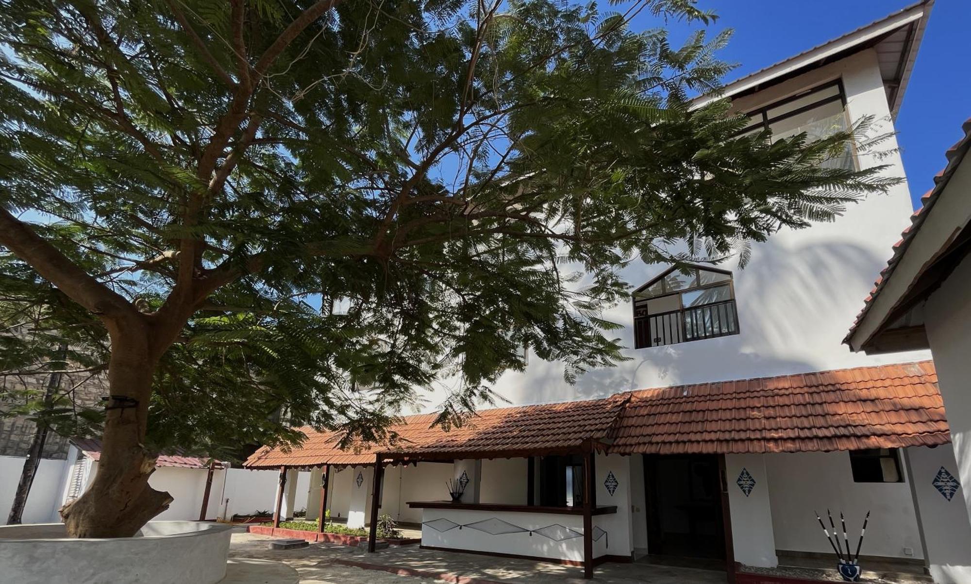 Bianco Azzurro Hotel & Restaurant Pwani Mchangani Exterior photo